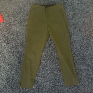 Size 8 Old Navy Women’s Olive Green Wow Pants
